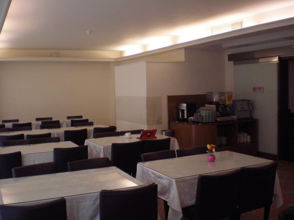 Emperor Hotel Kaohsiung Eksteriør bilde