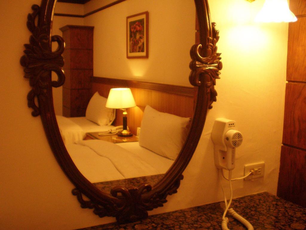 Emperor Hotel Kaohsiung Rom bilde