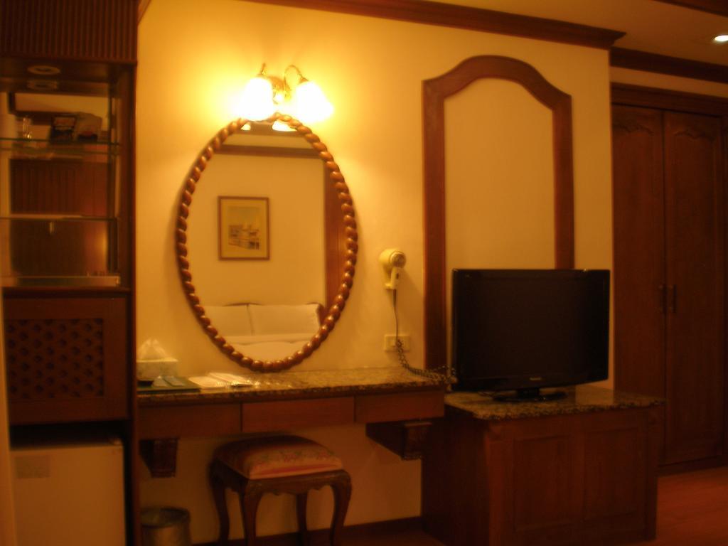 Emperor Hotel Kaohsiung Rom bilde